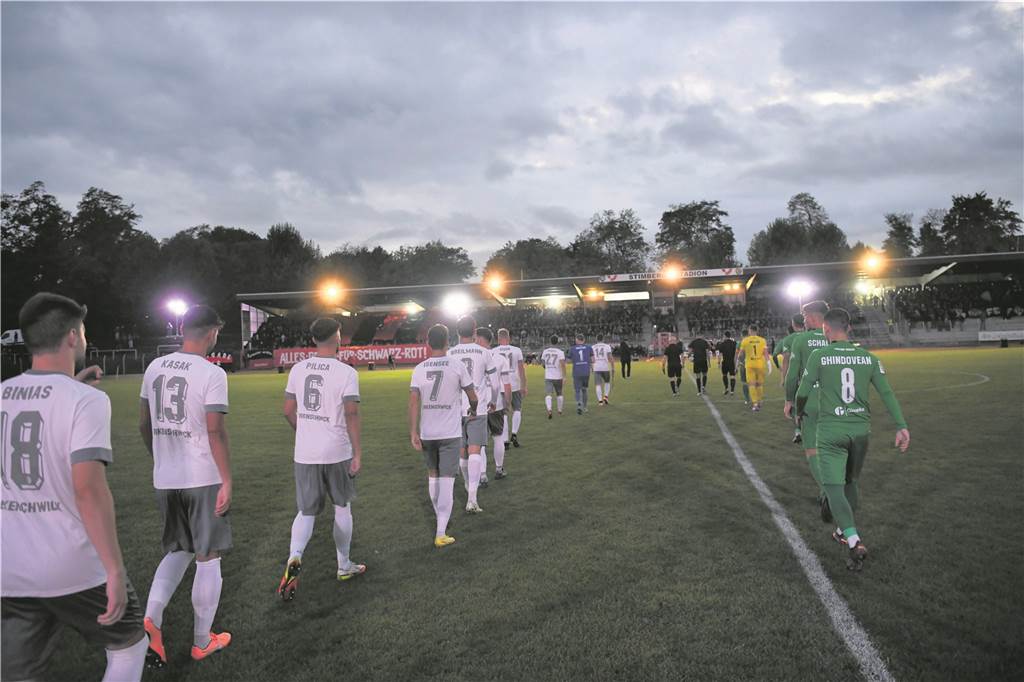 Westfalenpokalspiel in Erlinghausen: Spvgg. Erkenschwick hat große Sicherheitsbedenken Premiere im Westfalenpokal: Gegen Preußen Münster fand das erste Flutlichtspiel in der Geschichte des Stimberg-Stadions statt.