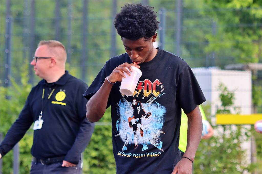 Prince Aning exklusiv über seinen BVB-Wechsel: „Hier kann ich zeigen, was ich kann“ Prince Aning will sich bei der U23 für die BVB-Profis empfehlen.