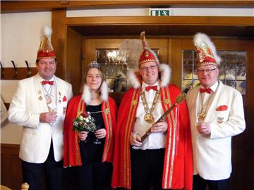 Prinz Bernd VI. (Grobmeier) und Prinzessin Melanie II. (Wissing) führen die Ottensteiner Narren durch die Session 2014/15.