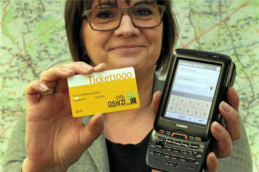 Mehr Kontrollen im Dortmunder Nahverkehr Pro Jahr gehen DSW21 rund 4,5 Millionen Euro durch die Lappen, weil Schwarzfahrer nicht zahlen. Stephanie Abendroth will mit Konsequenz und Kontrollen gegensteuern und den Betrag reduzieren.