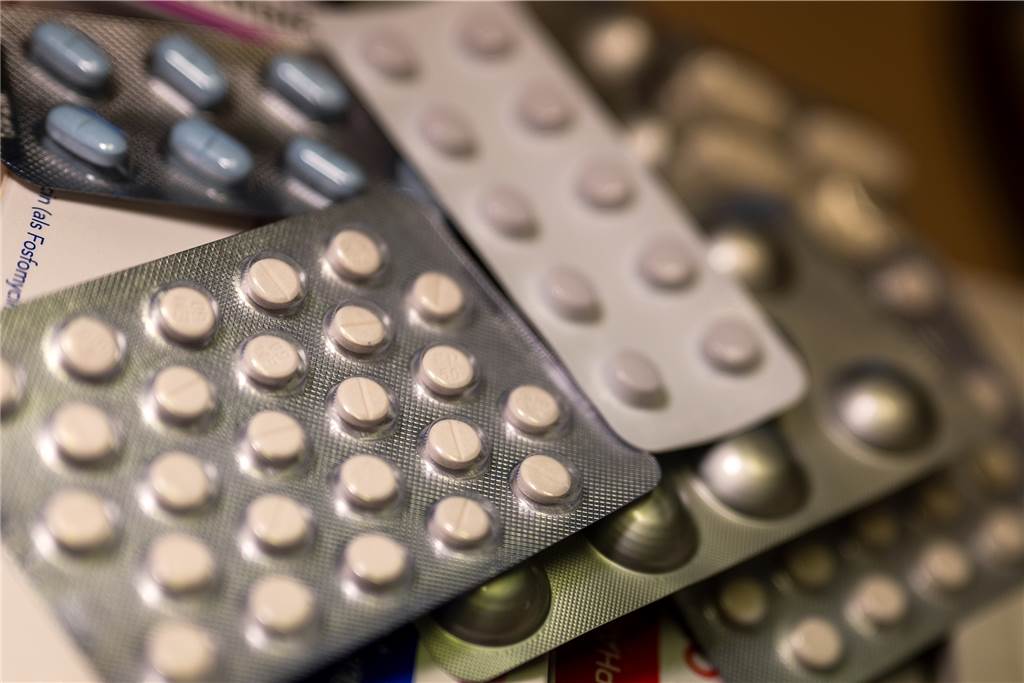 Politik spart bei Apotheken: Für Apotheker ist das Gesetz Katastrophe Pro verschreibungspflichtigem Medikament verdienen die Apotheken nun weniger, um den Krankenkassen mehr Rabatt zu gewähren.