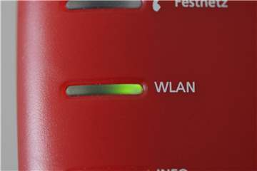 Probleme mit der WLAN-Verbindung können oft mit einem Powerline-Adapter am besten gelöst werden. Zu diesem Ergebnis kommt Stiftung Warentest. Foto: Armin Weigel