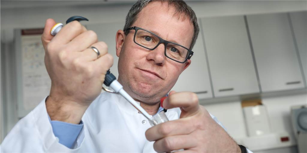 Experte: Einige Dortmunder dürften bereits gegen Affenpocken immun sein Prof. Dr. Carsten Watzl leitet den Bereich Immunologie am Dortmunder Leibniz-Institut für Arbeitsforschung.