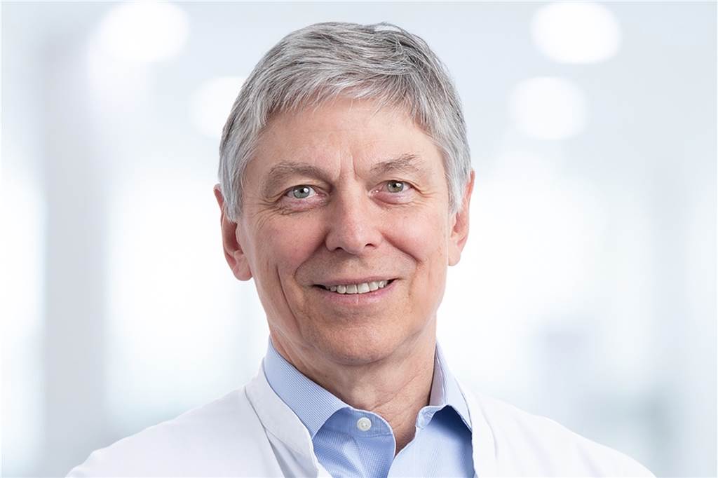 Ärzte sorgen sich um hohe Stromkosten: „Düstere Zeiten für Patienten“? Prof. Dr. Uhlenbrock ist Vorsitzender des Berufsverbandes der Radiologen des Landesverbandes Westfalen-Lippe. Er und seine Kollegen blicken mit Sorgen auf die steigenden Stromkosten.