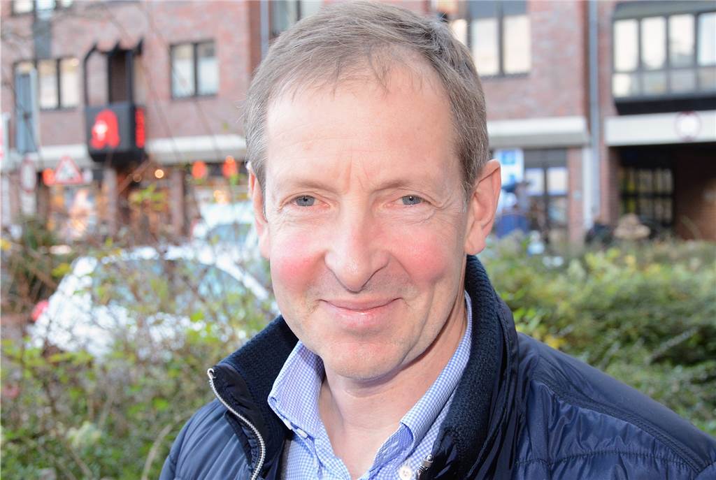 Casconcept denkt neu: Ist der Marktplatz als Parkplatz nicht verschenkt? Prof. Ulrich Breilmann scheut auch vor unbequemen Fragen nicht zurück. Den Marktplatz als Parkplatz hält er für völlig verschwendetes Potenzial.