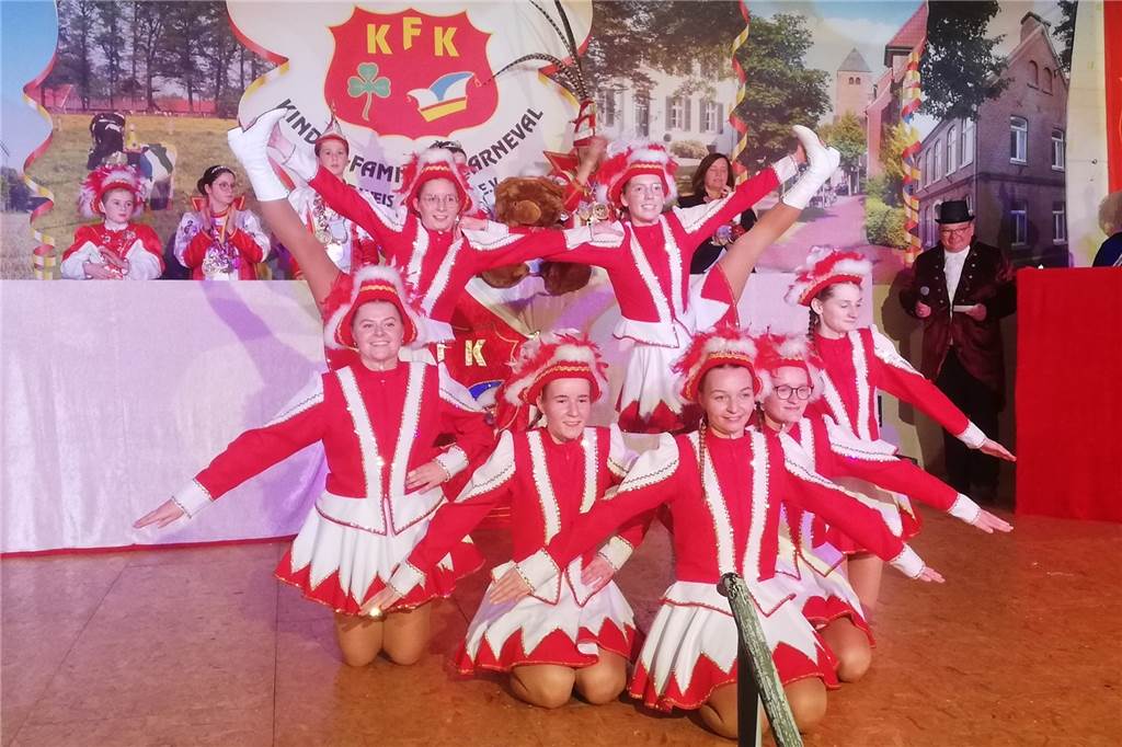 Wieder Prinzenproklamation: KFK präsentiert farbenfrohes Programm Professionell und mitreißend wie immer: die Südlohner Funken des KFK.