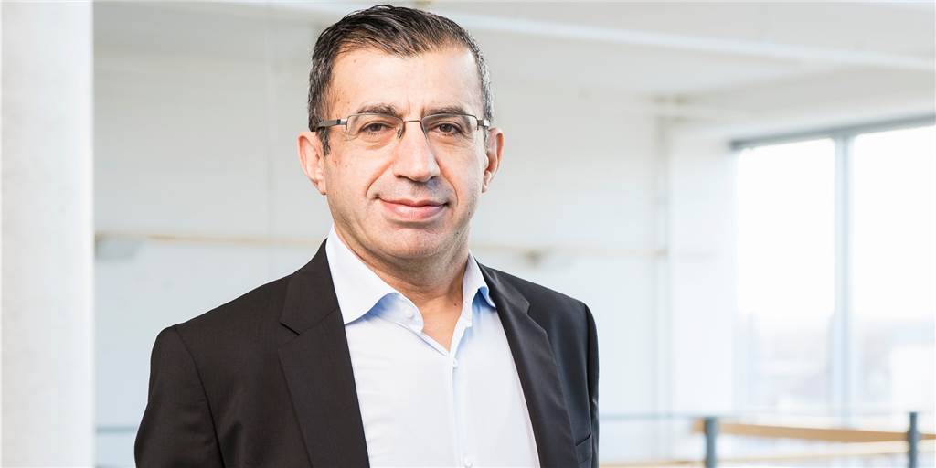 Dortmunder Professor: Bei Straßen-Blockade geht es um Provokation Professor Ahmet Toprak hat in Deutschland und der Türkei studiert und lehrt angewandte Sozialwissenschaften an der Fachhochschule Dortmund. Er hat mehrere Bücher über Migranten in Deutschland veröffentlicht.
