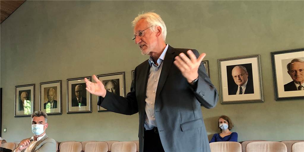 Baugebiet Zum Nesberg in Haltern: Nun geht die Planung doch weiter Projektentwickler Robert Strauß im Halterner Rathaus