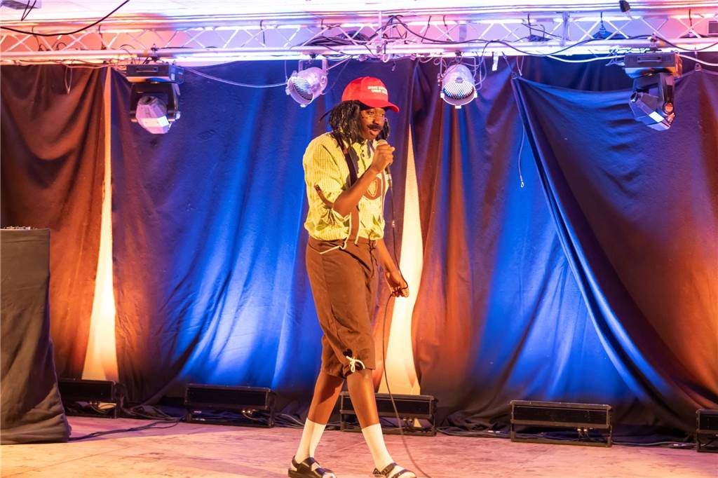 Promise Osagie ist im Juwel aufgetreten - mit Stand-Up und Hip Hop.