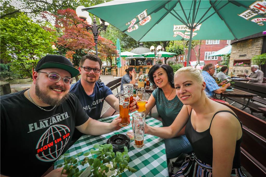 Das sind die schönsten Biergärten in Dortmund – Übersicht, Check und Karte Prost: Auch in der Innenstadt lässt sich die Ruhe im Biergarten Prima genießen.