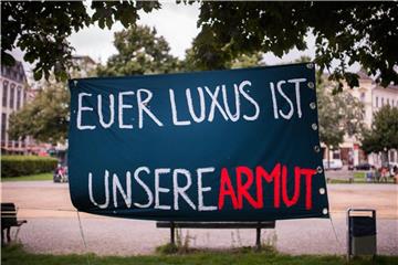 Protestplakat in Berlin. Foto: Sophia Kembowski