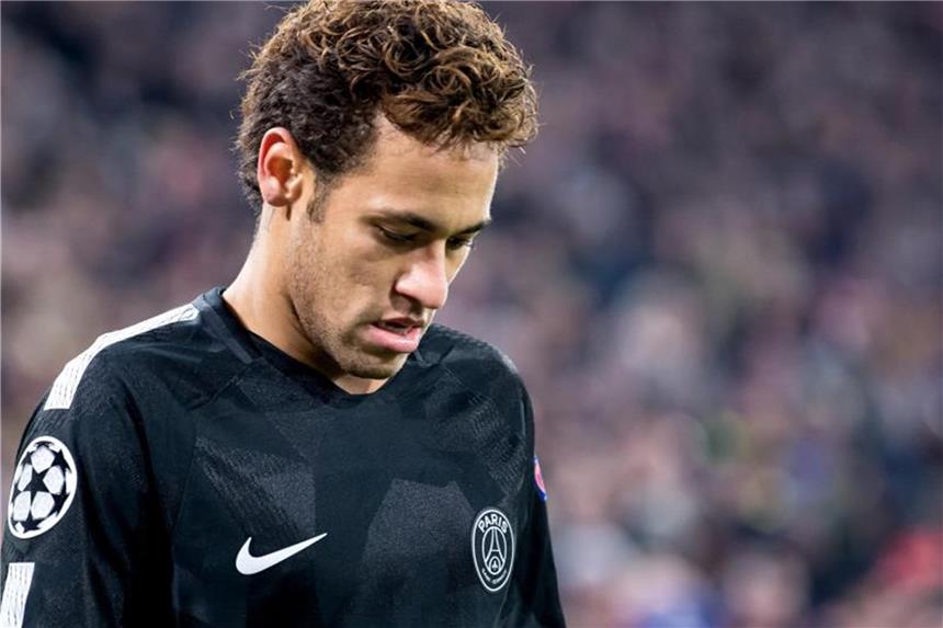 Berichte: Superstar Neymar wieder in Paris PSG-Star Neymar musste am Fuß operiert werden. Foto: Sven Hoppe
