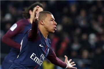 PSG-Stürmer Kylian Mbappé hat sich am Knöchel verletzt. Foto: Thibault Camus/AP
