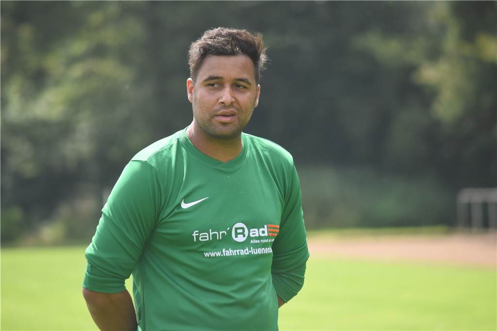 Die EM-Vorfreude bei den heimischen Trainern hält sich in Grenzen: „Aktuell scheiß egal“ PSV Borks Trainer Sanmi Ojo interessiert sich wenig für die EM.