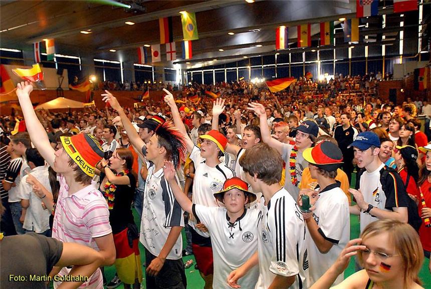 Kein großes Rudelgucken in der Europahalle Public Viewing in der Europahalle: Das gibt es bei der WM 2014 nicht.