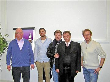 <p>Von links: Walter Schmeing, Khaled Darwisch, Dr. Wolfgang Hater, Manfred Böcker (Betreuer) und Klaudio Kolakovic. 