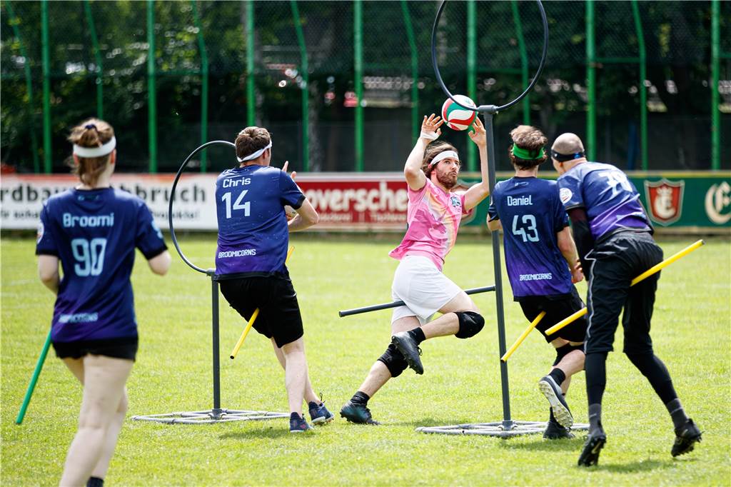 Amateurfußballklub verliert nach Platzsperre Tabellenführung: Schuld ist Harry Potter Quidditch hat sich zu einer beliebten Mannschaftssportart entwickelt.