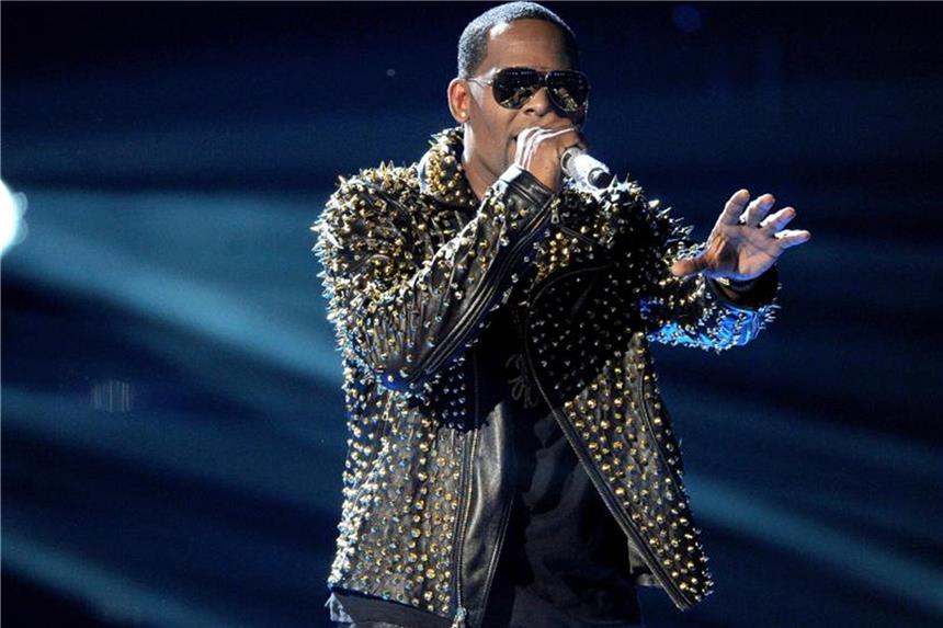 Spotify löscht Musik von R. Kelly aus Playlisten R. Kelly kann nicht mehr mit großer Unterstützung von Spotify rechnen. Foto: Frank Micelotta