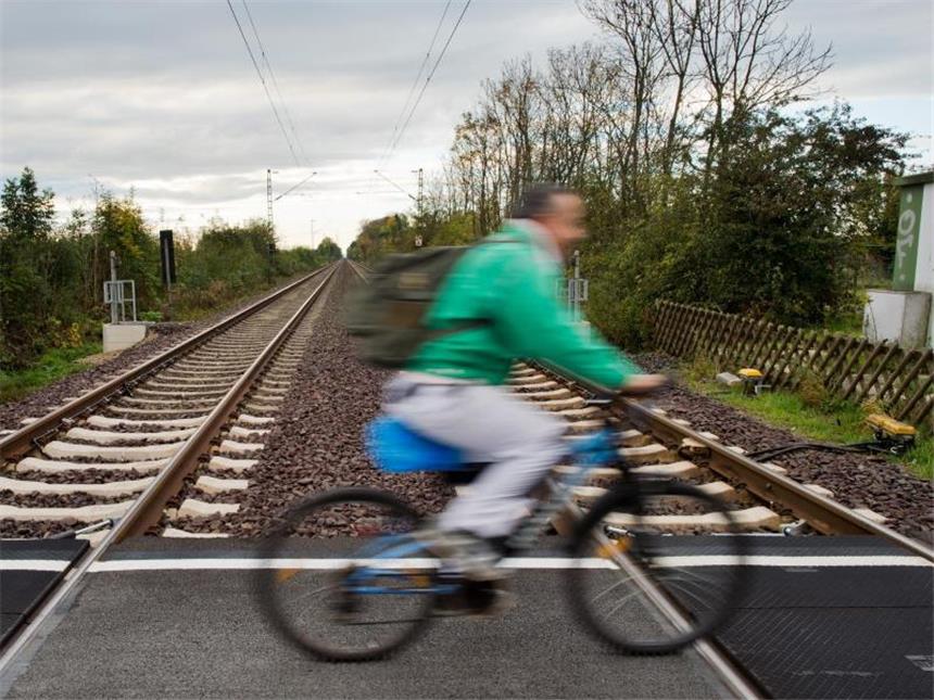 Radfahrer sollen weiterhin bis 1,6 Promille straffrei bleiben Radfahrer dürfen weiterhin bis zu 1,6 Promille Alkohol im Blut haben, ohne eine Strafe zu riskieren. Foto: Julian Stratenschulte/Symbol