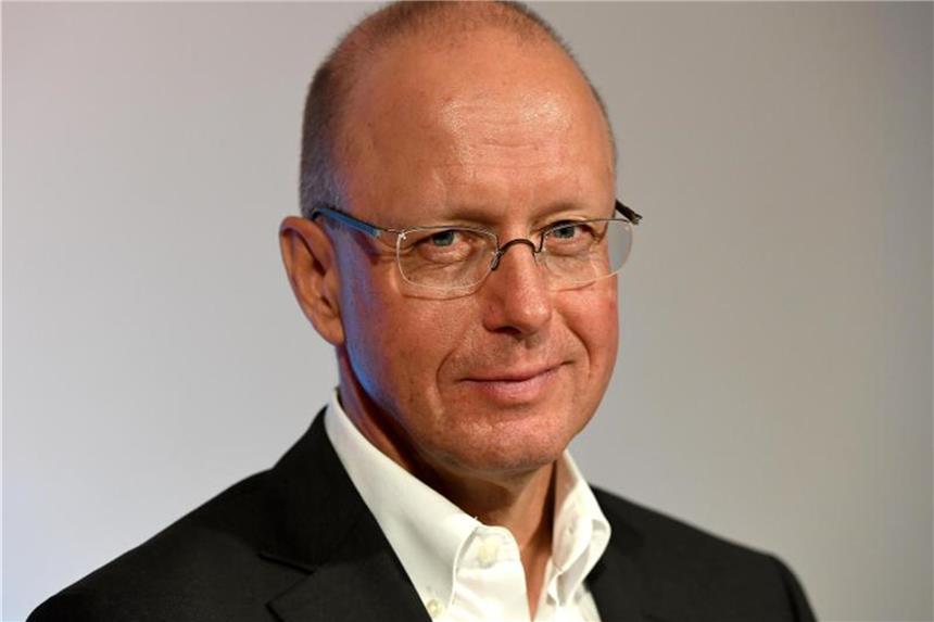 Spardruck bei ARD verunsichert freie Mitarbeiter Radio-Bremen-Intendant Jan Metzger weist darauf hin, dass Einsparungen im Programm der ARD schwerwiegende Folgen für freie Mitarbeiter hätte. Foto: Ingo Wagner