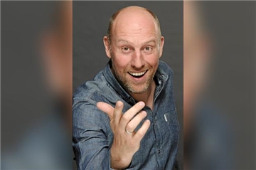 Radiomoderator und Fußballexperte Sven Pistor kommt in die Rohrmeisterei. 