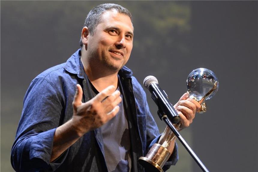 Radu Jude hat den Kristallglobus für den besten Film erhalten. Foto: Kateøina Šulová/CTK/