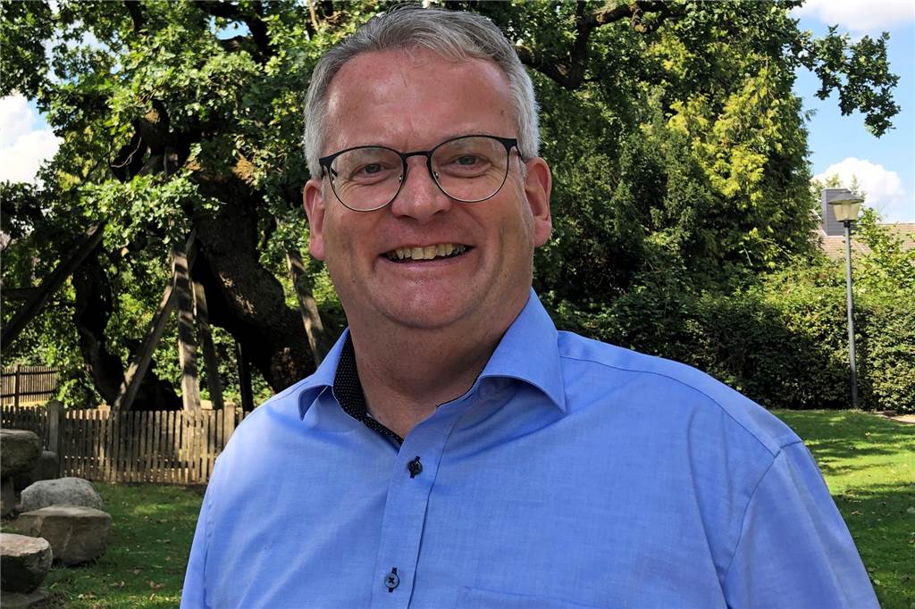Raesfelds Bürgermeister Martin Tesing freute sich über zahlreiche Zuschauer in der Sondersitzung zum Thema Windenergie.