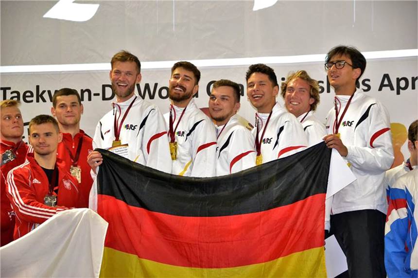 Triqui-Kinder Maissa und Anis holen sich den Weltmeistertitel Räumten im Teamkampf der Männer ab: Colin Adolfs (v.l.), Al Amin Rmadan, Nils Knop, Ahmed Rmadan, Nick Freitag und Semih Dalkic