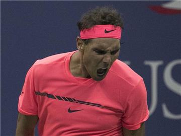 Rafael Nadal feiert seinen ungefährdeten Sieg über den Serben Dusan Lajovic. Foto: Javier Rojas