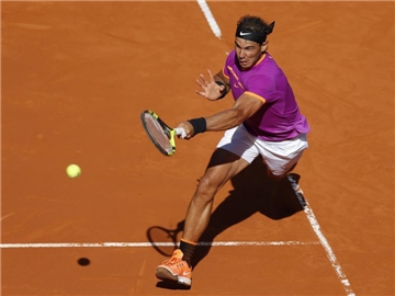 Rafael Nadal steht nach dem Sieg über Novak Djokovic im Finale. Foto: Daniel Ochoa De Olza