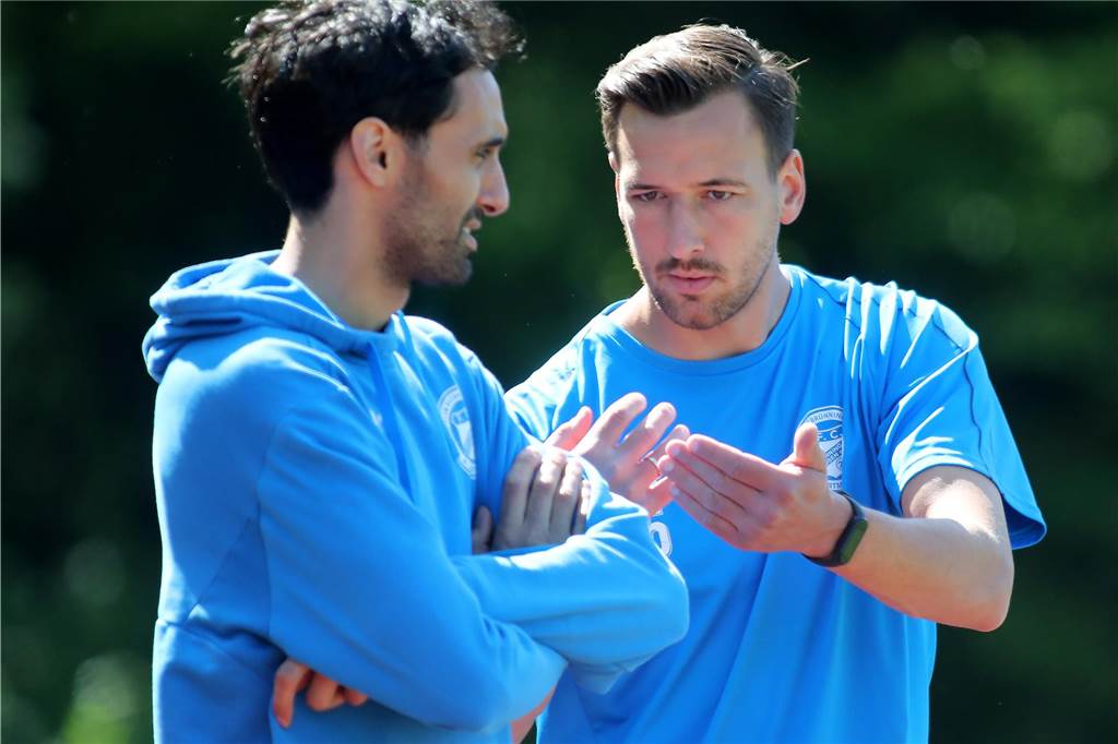 Rafik Halim verlässt den FC Brünninghausen (l.) nach der Saison.