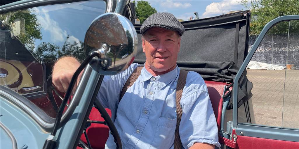 Russischer Oldtimer im Ruhrpott: Dieses Auto gibt es nur noch viermal Rainer Berkenhoff (61) liebt Oldtimer. Seine neueste Errungenschaft gibt es in Deutschland nur noch viermal.