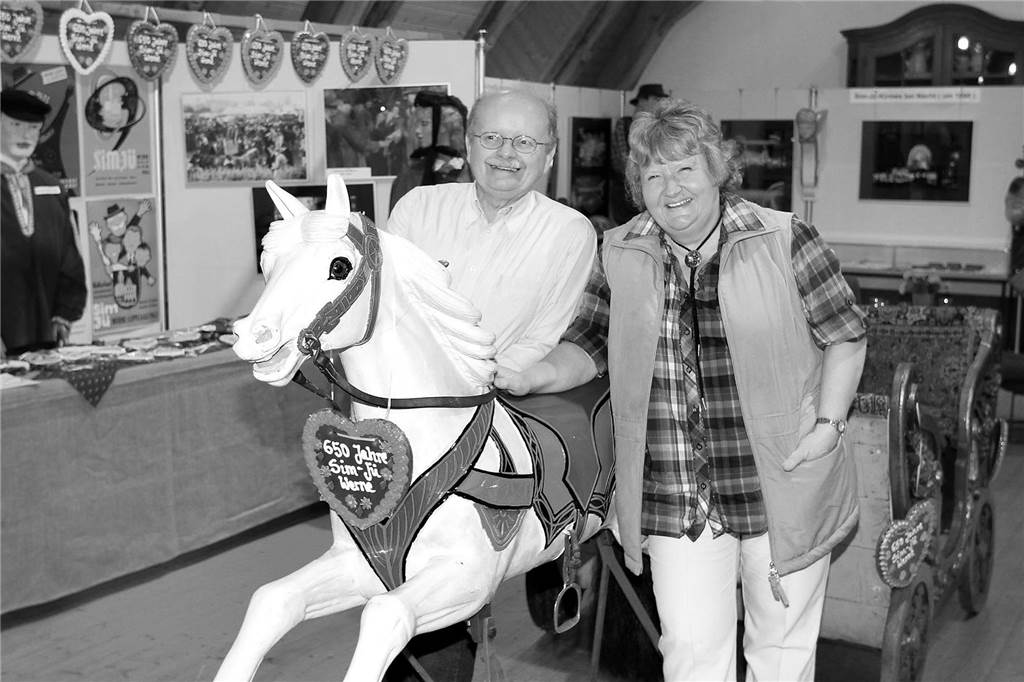 Einer der bekanntesten Werner, „Mister Sim-Jü“ Rainer Schulz, ist tot Rainer Schulz und die ehemalige Museumsleiterin Heidelore Fertig-Möller luden im Jahre 2012 zur Jubiläums-Ausstellung 650 Jahre Marktrecht (Sim-Jü) und 50 Jahre Stadtmuseum ein.