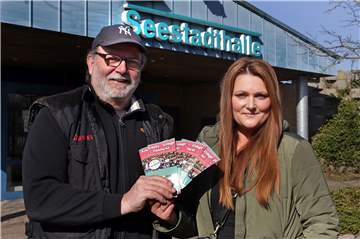 Rainer und Anika Zinke vom Marler Veranstalter MesseCom Nord laden zum Kreativ-Vintage-Flohmarkt in die Seestadthalle Haltern ein.