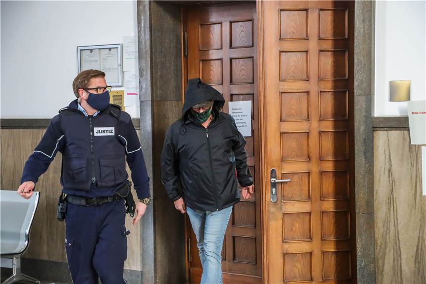 Mörder von Nicole Schalla (†16) offenbar abgetaucht Ralf H. ist schuldig gesprochen, im Jahr 1993 eine Schülerin ermordet zu haben.