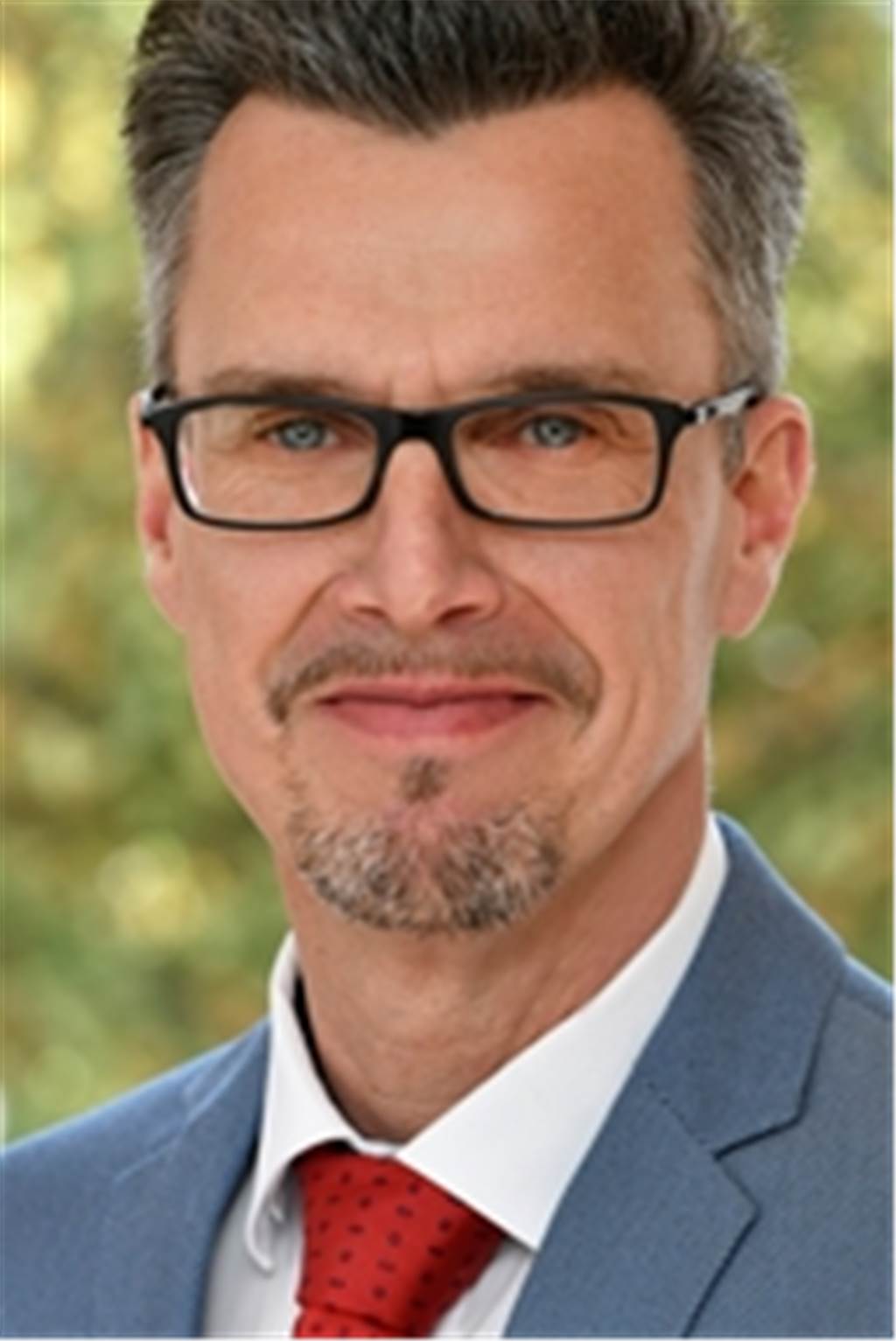 KKRN zu Impfpflicht: „Werden uns wohl von Mitarbeitenden trennen müssen“ Ralf Hantel arbeitet als Personalleiter im KKRN-Klinik-Verbundes