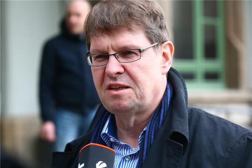 Ralf Stegner, der SPD-Vizevorsitzende, fordert: „Die Kanzlerin muss jetzt endlich dafür sorgen, dass aufgeklärt wird - und sie muss endlich selbst aufklären“. Foto: Bodo Schackow/Archiv