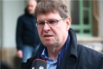 Ralf Stegner, der SPD-Vizevorsitzende, fordert: „Die Kanzlerin muss jetzt endlich dafür sorgen, dass aufgeklärt wird - und sie muss endlich selbst aufklären“. Foto: Bodo Schackow/Archiv