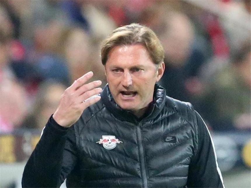 Hasenhüttl: "Wollen Platz zwei mit aller Macht verteidigen" Ralph Hasenhüttl will sich mit seinem Team direkt für die Champions League qualifizieren. Foto: Thomas Frey