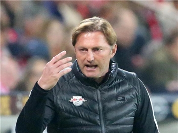 Ralph Hasenhüttl will sich mit seinem Team direkt für die Champions League qualifizieren. Foto: Thomas Frey