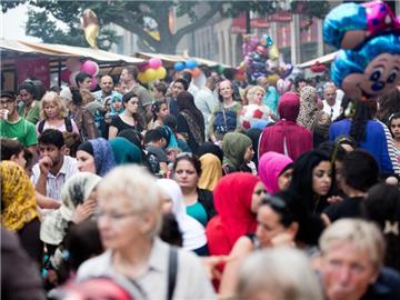 Ramadan-Fest auf der Karl-Marx-Straße in Berlin-Neukölln: Künftig ein gesetzlicher Feiertag? Foto: Jörg Carstensen