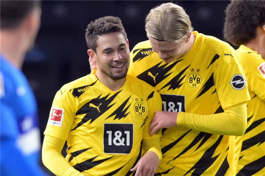 BVB gegen Köln: Fragezeichen bei Guerreiro, Ausrufezeichen bei Haaland Raphael Guerreiro (l.) und BVB-Stürmer Erling Haaland.