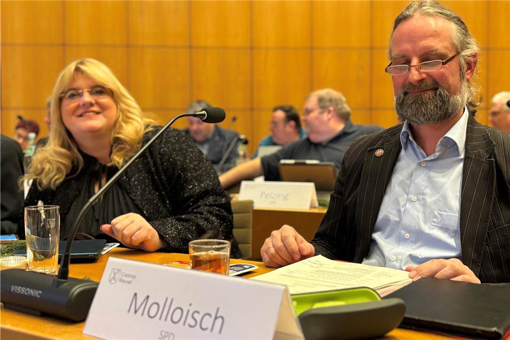 Rajko Kravanja zum Haushalt: „Nur noch verwalten und kaputtsparen“ Ratssitzung am 12.12.2024 im Ratssaal der Stadt Castrop-Rauxel am Europaplatz.