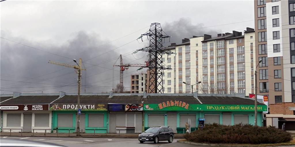 Dorsten will Wohnungsbau in ukrainischer „Freundesstadt“ unterstützen Rauch hinter Häusern