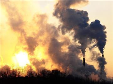 Rauchende Schornsteine: Ein Großteil des chinesischen Energiebedarfs wird durch Kohlekraftwerke gedeckt. Foto: Bei Feng/Archiv