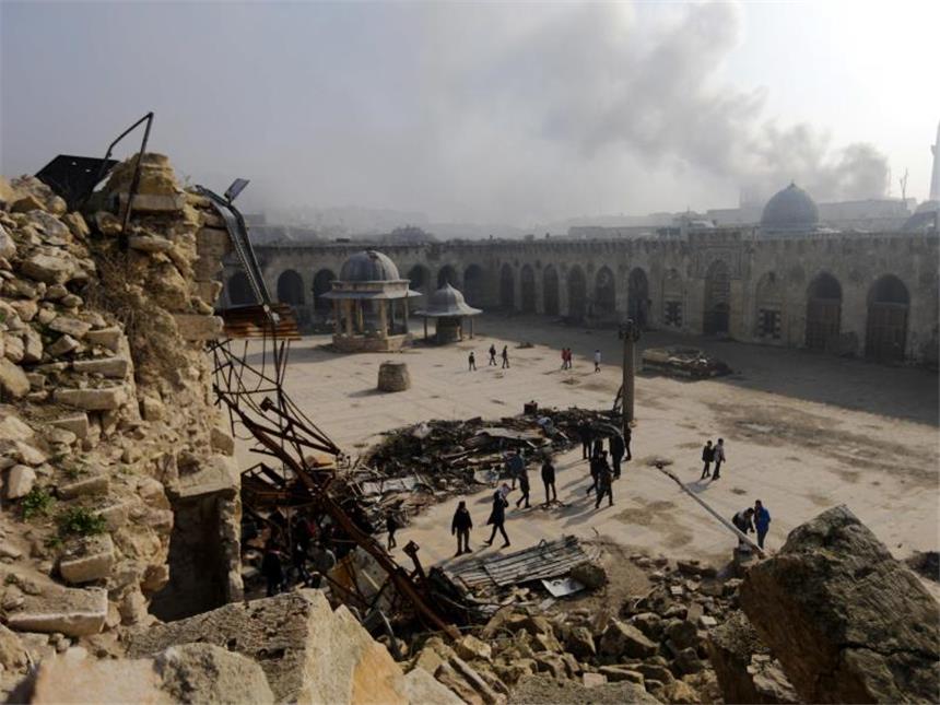 Gabriel: Assad muss zur Rechenschaft gezogen werden Rauchwolke über Aleppo in Syrien. In Kasachstan wird nun erneut über eine Friedenslösung für das Land verhandelt. Foto: Hassan Ammar