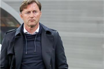RB-Trainer Ralph Hasenhüttl fordert einen Sieg im Kampf um die Königsklasse. Foto: Jan Woitas
