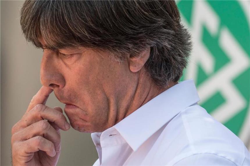 Löw zu Lahm-Aussagen: „Fand ich so nicht richtig“ Reagierte verschnupft auf die Aussagen von Philipp Lahm: Bundestrainer Joachim Löw. Foto: Boris Roessler