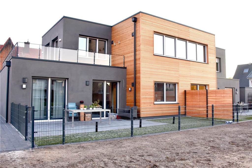 Betonwerk Büscher setzt auf Recycling: Aus Bauschutt entstehen neue Häuser Ansicht des Hauses in der Schniedwindstraße, das mit dem recycelten Beton gebaut wurde.