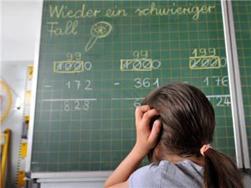 Rechnen in der Schule: Für viele Mädchen ist das lediglich ein notwendiges Übel. Foto: Frank Leonhardt